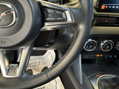 Used 2021 MAZDA MX-5 Miata Grand Touring RWD image 11