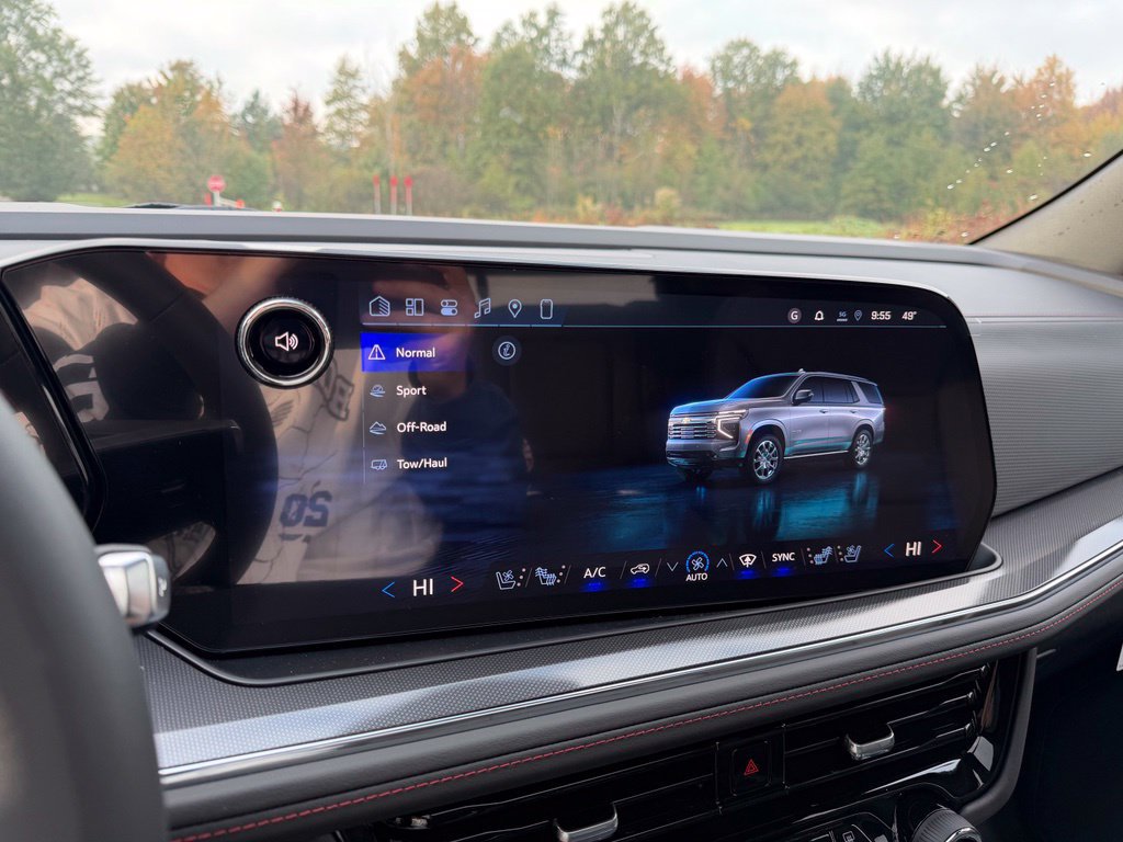 New 2027 Chevrolet Tahoe RST w/ Sun And Tow Package AWD/4WD image 5