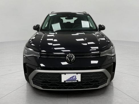 Used 2025 Volkswagen Taos SE AWD/4WD image 10