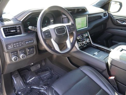Used 2022 GMC Yukon Denali w/ Max Trailering Package image 8