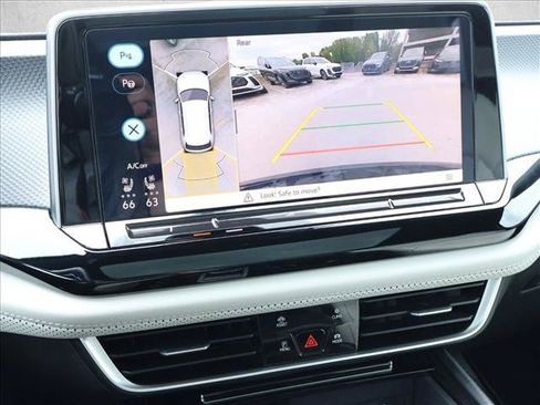 Used 2024 Volkswagen Atlas Cross Sport SEL Premium R-Line AWD/4WD image 19