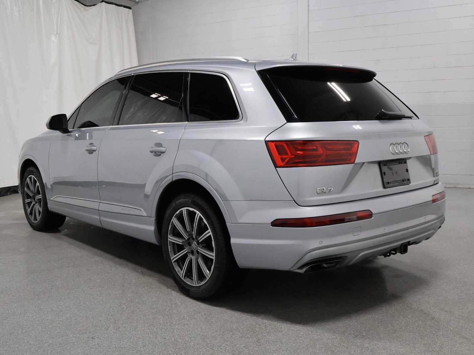 Used 2017 Audi Q7 3.0T Premium Plus w/ Premium Plus Package AWD/4WD image 3