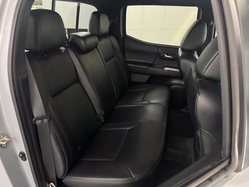Used 2019 Toyota Tacoma Limited AWD/4WD image 19