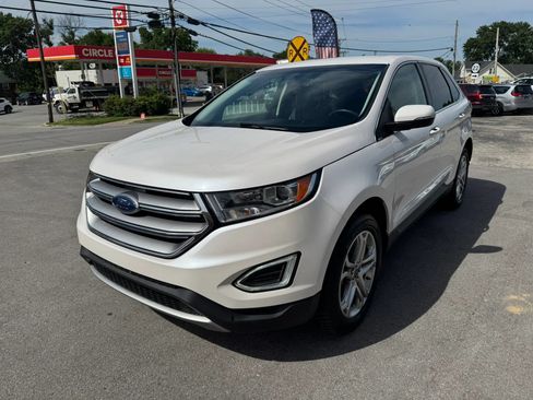 Used 2018 Ford Edge Titanium w/ Technology Package AWD/4WD image 3