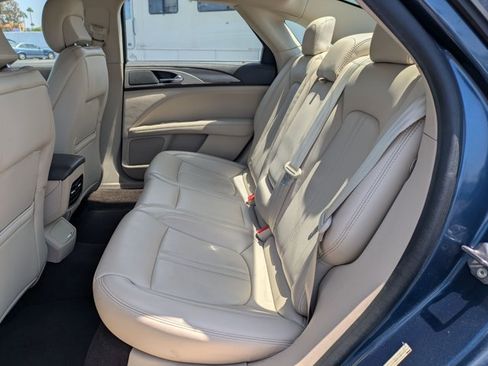 Used 2019 Lincoln MKZ Premiere FWD image 17