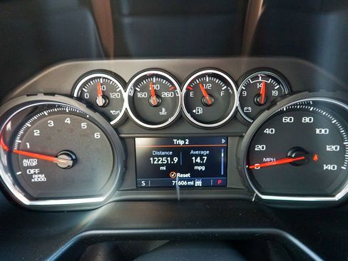 Used 2021 Chevrolet Tahoe Z71 w/ Z71 Signature Package AWD/4WD image 25