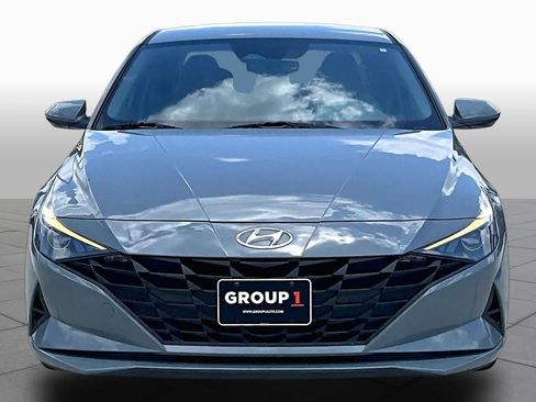Used 2022 Hyundai Elantra SEL w/ Preferred Accessory Package FWD image 4