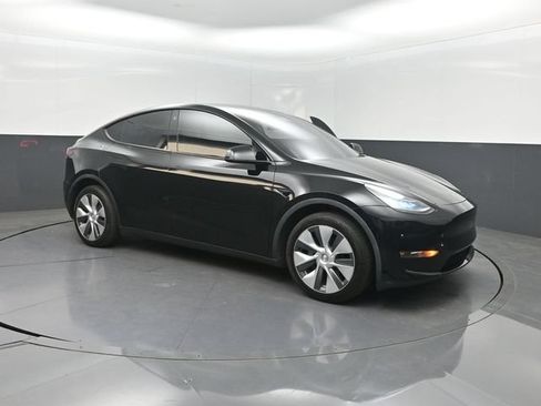 Used 2023 Tesla Model Y Long Range AWD/4WD image 9