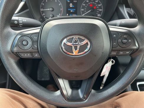 Used 2023 Toyota Corolla LE image 29