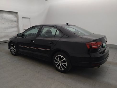 Used 2016 Volkswagen Jetta SE FWD image 3