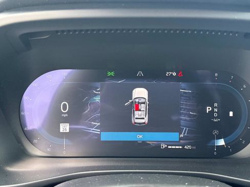 Certified 2025 Volvo XC40 B5 Plus image 27