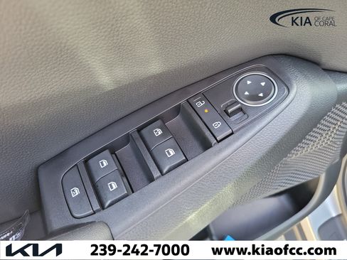 New 2026 Kia Seltos S FWD image 20