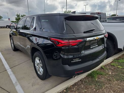 Used 2023 Chevrolet Traverse LS FWD image 3