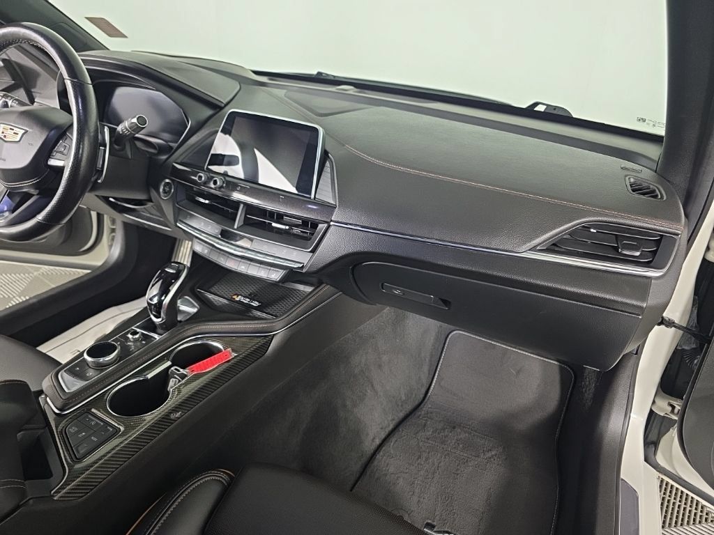 Used 2021 Cadillac CT4 V w/ Technology Package RWD image 41