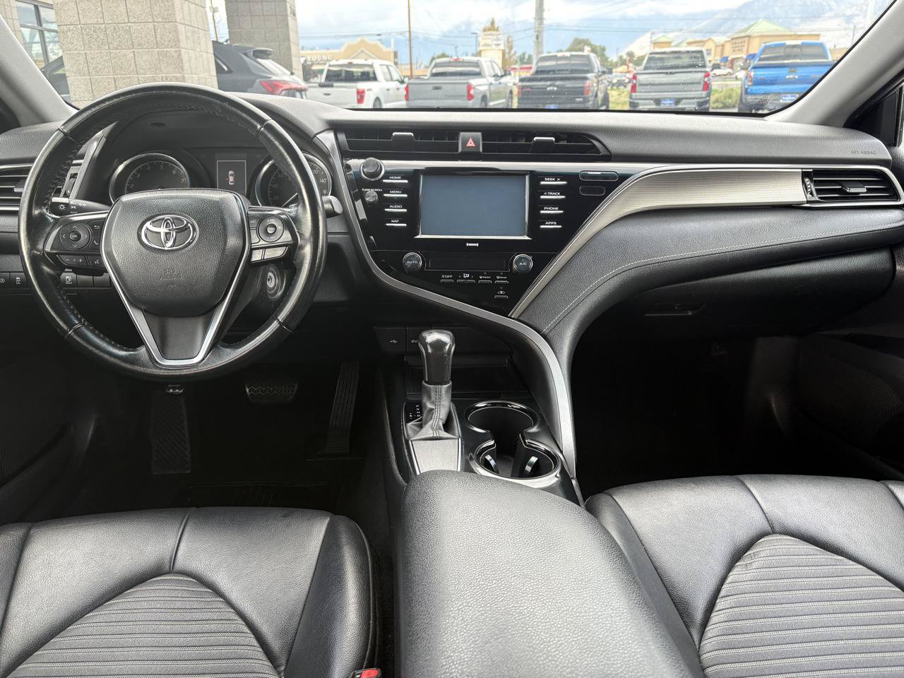 Used 2020 Toyota Camry SE FWD image 9