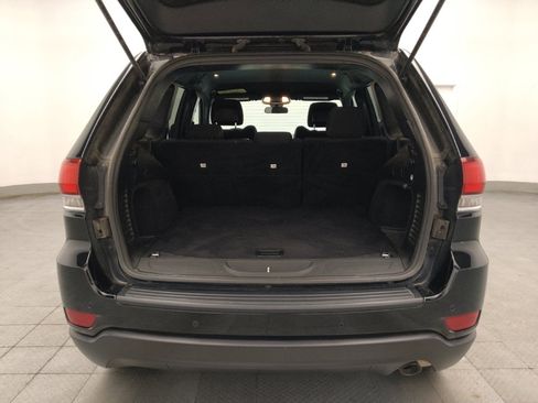 Used 2021 Jeep Grand Cherokee Laredo AWD/4WD image 29