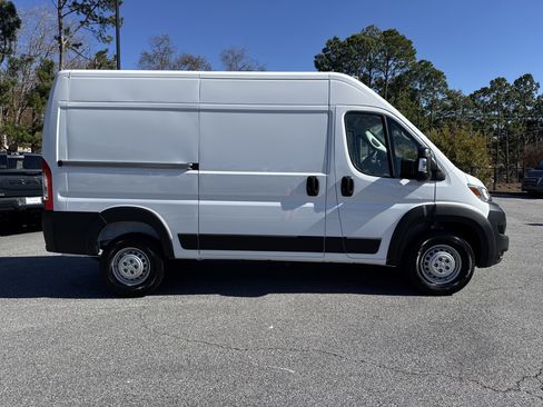 New 2026 RAM ProMaster 1500 w/ Convenience Group image 9