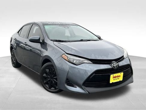 Used 2018 Toyota Corolla LE image 1