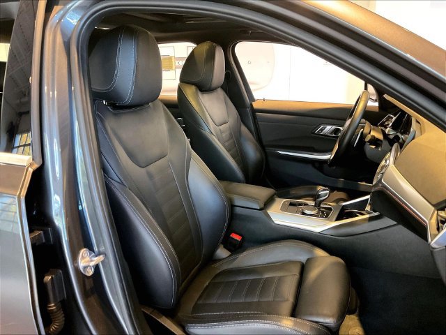 Used 2019 BMW 330i xDrive Sedan AWD/4WD image 17