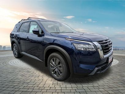 New 2025 Nissan Pathfinder SV w/ SV Premium Package