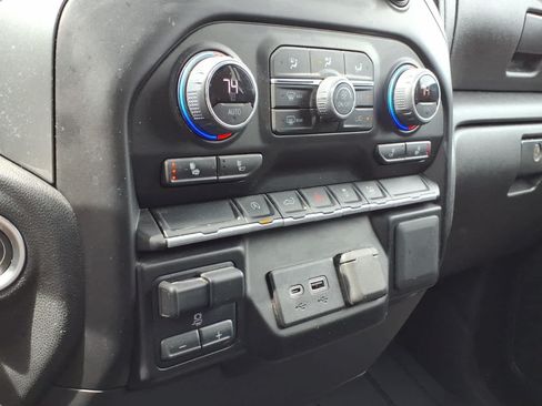 Used 2021 Chevrolet Silverado 1500 LT w/ Bed Protection Package AWD/4WD image 18