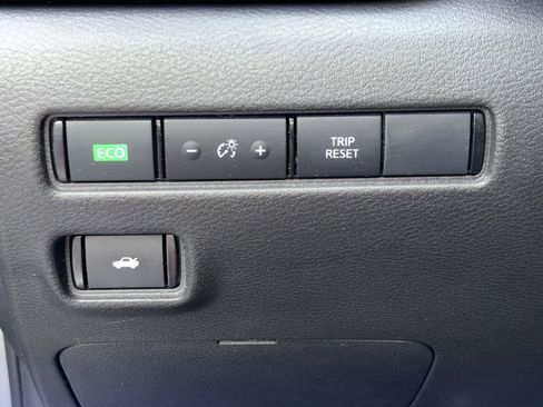 Used 2022 Nissan Sentra SV w/ Trunk Package FWD image 13