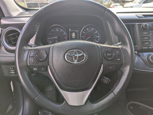 Used 2017 Toyota RAV4 XLE image 19