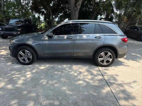 Used 2019 Mercedes-Benz GLC 350e 4MATIC image 11