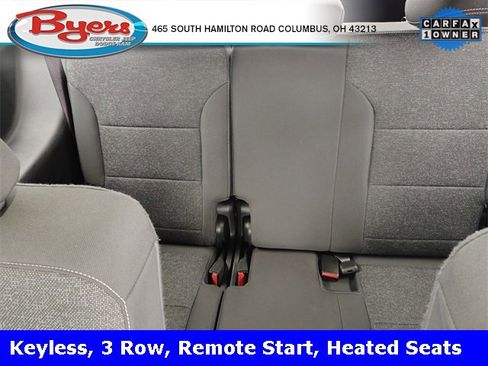 Used 2025 Chevrolet Traverse LT image 32