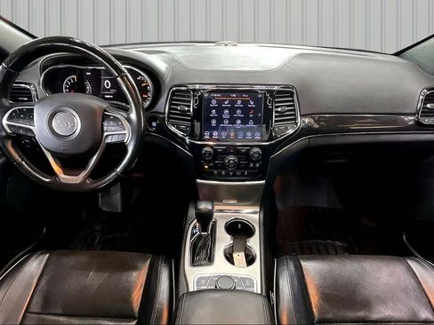 Used 2019 Jeep Grand Cherokee Overland AWD/4WD image 7