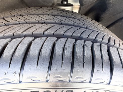 Certified 2023 Volvo XC60 B5 Ultimate w/ Protection Package Premier image 33