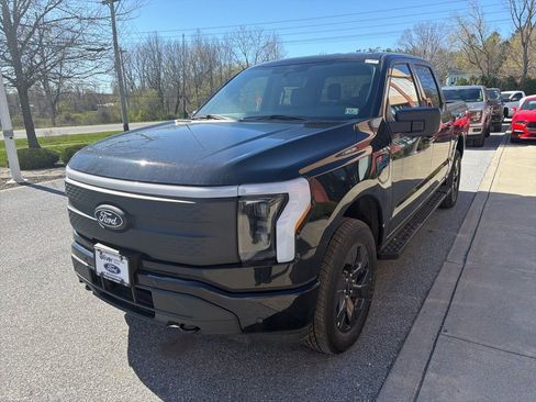 New 2025 Ford F150 Lightning Flash AWD/4WD image 3