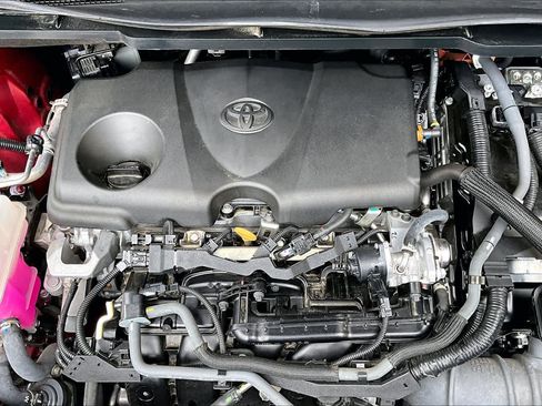 Used 2024 Toyota Sienna XLE FWD image 33