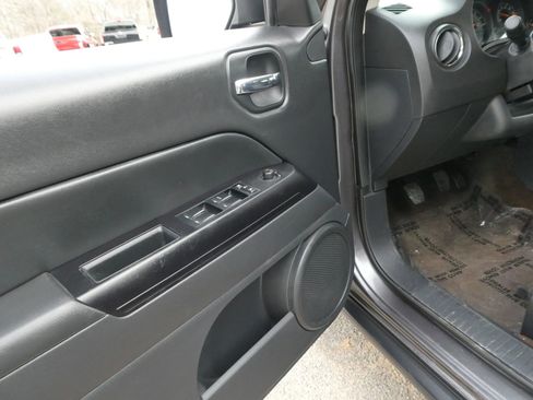 Used 2015 Jeep Patriot Sport w/ Power Value Group image 14