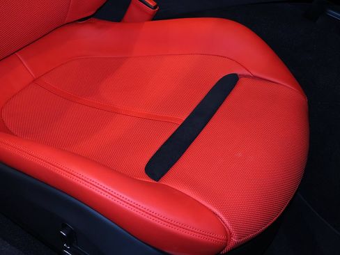 Certified 2025 Ferrari Roma Spider RWD image 13