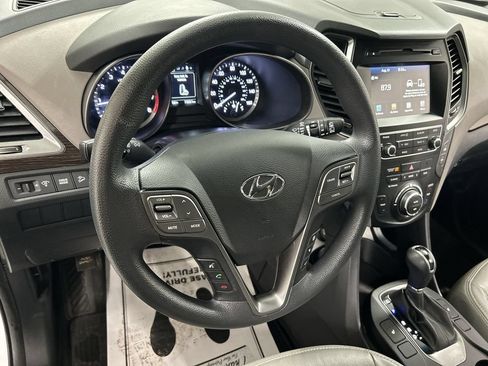 Used 2017 Hyundai Santa Fe Sport w/ 2.4L Value Package 06 AWD/4WD image 4