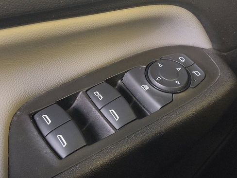 Used 2024 Chevrolet Equinox LS w/ LS Convenience Package FWD image 27
