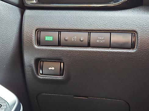 Certified 2022 Nissan Sentra SR w/ Electronics Package image 23