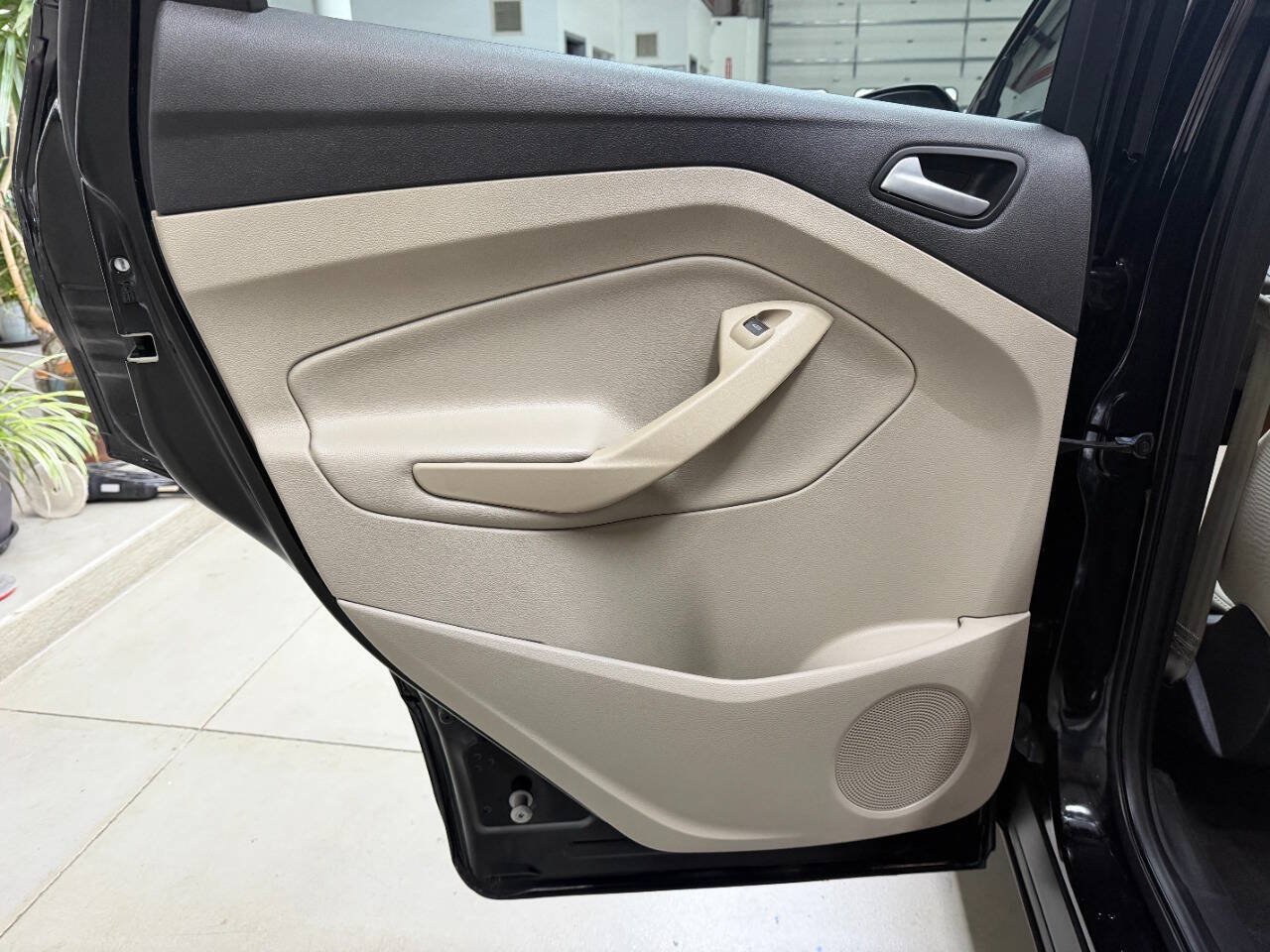 Used 2018 Ford Escape SE FWD image 12
