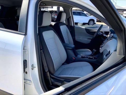 Certified 2021 Chevrolet Equinox LS w/ LS Convenience Package image 8