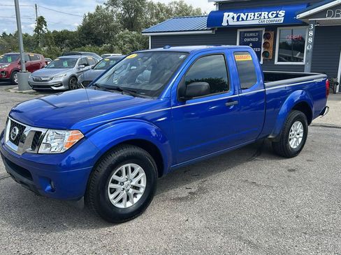 Used 2014 Nissan Frontier SV w/ SV Value Truck Package AWD/4WD image 1