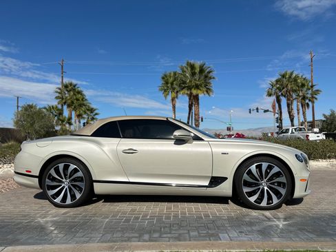 Used 2024 Bentley Continental GT V8 image 13