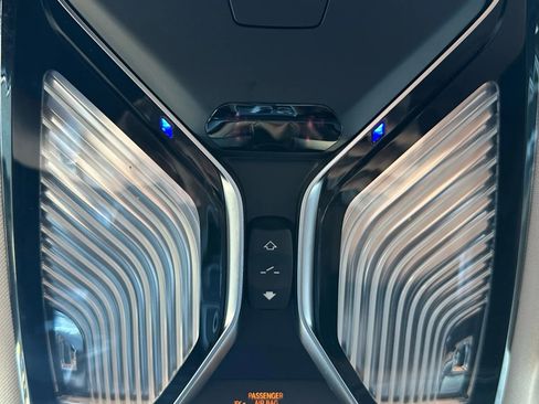 Used 2019 BMW 750i xDrive w/ Executive Package image 25