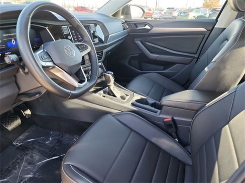 Used 2024 Volkswagen Jetta SE image 11