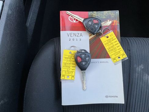 Used 2013 Toyota Venza LE image 21