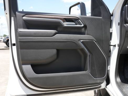 Used 2025 Chevrolet Silverado 2500 LT w/ Convenience Package AWD/4WD image 17