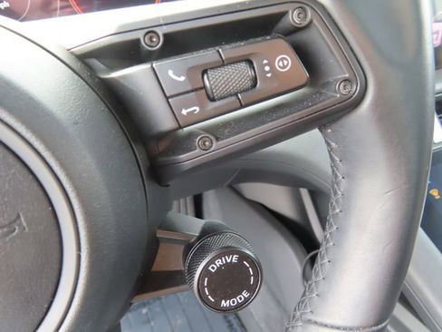 Used 2020 Porsche Taycan 4S image 20