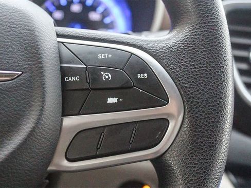 Used 2021 Chrysler Voyager Lxi image 33