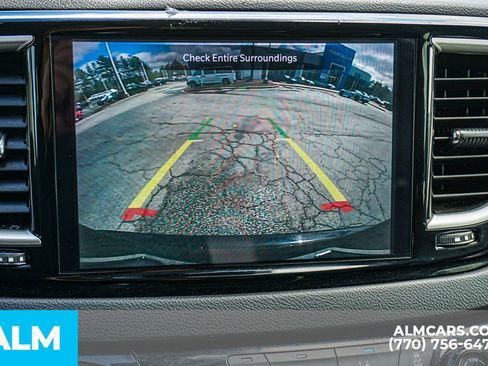 Used 2024 Chrysler Pacifica Touring-L image 38