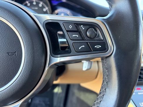 Used 2018 Porsche Panamera RWD image 10